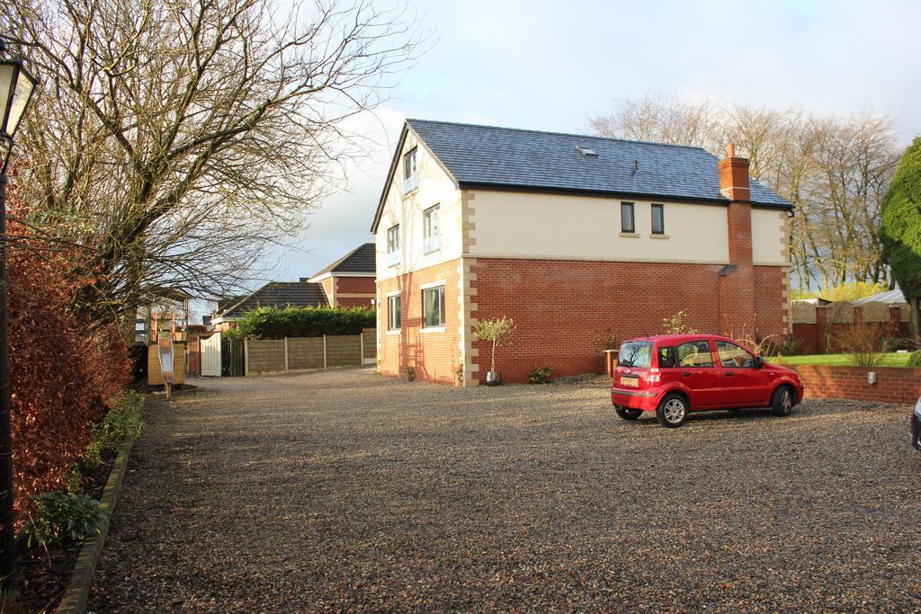 Fifty One And A Half Boutique B&B Clitheroe Extérieur photo
